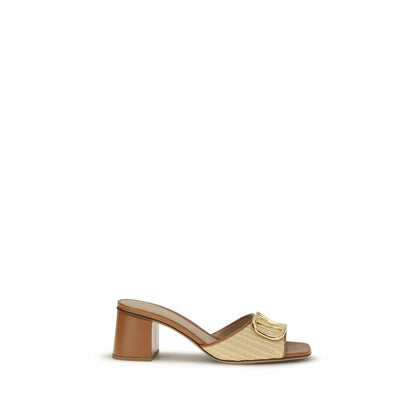 Sandali con plateau Bos Taurus in pelle di vitello beige Valentino Garavani