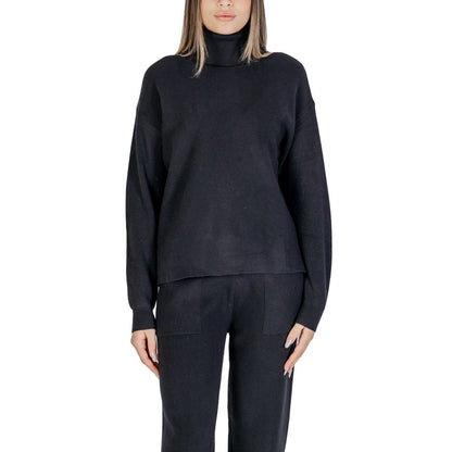Cleré Black Viscose Turtleneck