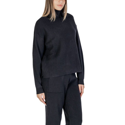 Cleré Black Viscose Turtleneck